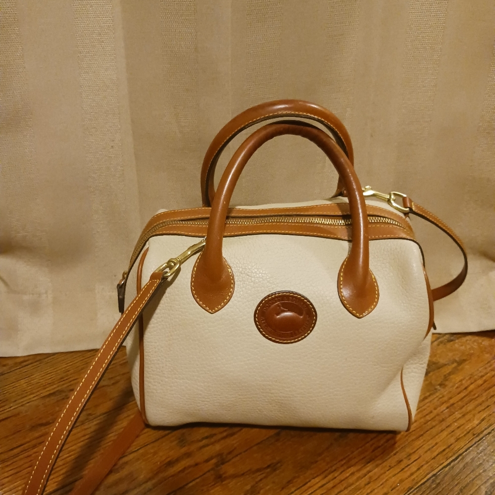 Beige purse